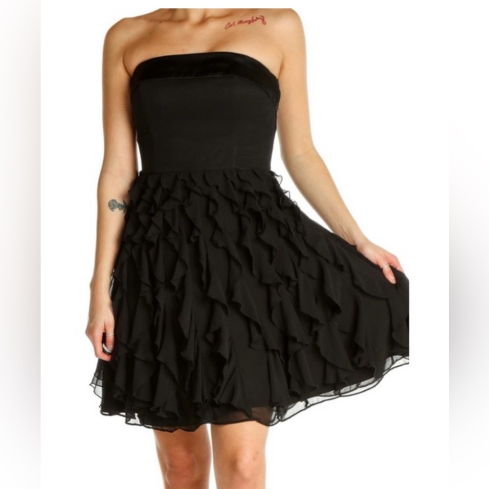 White House Black Market size 4 stunning black strapless cocktail party dress 🖤